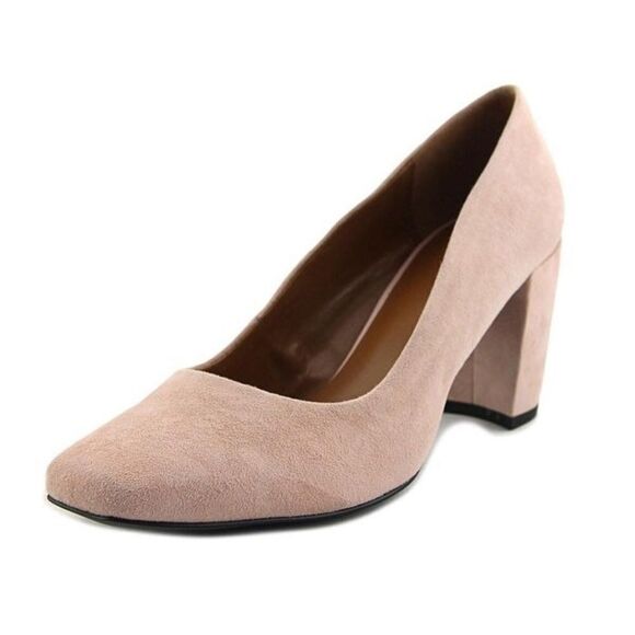 H by Halston Whitney pump - Picture 1 of 5